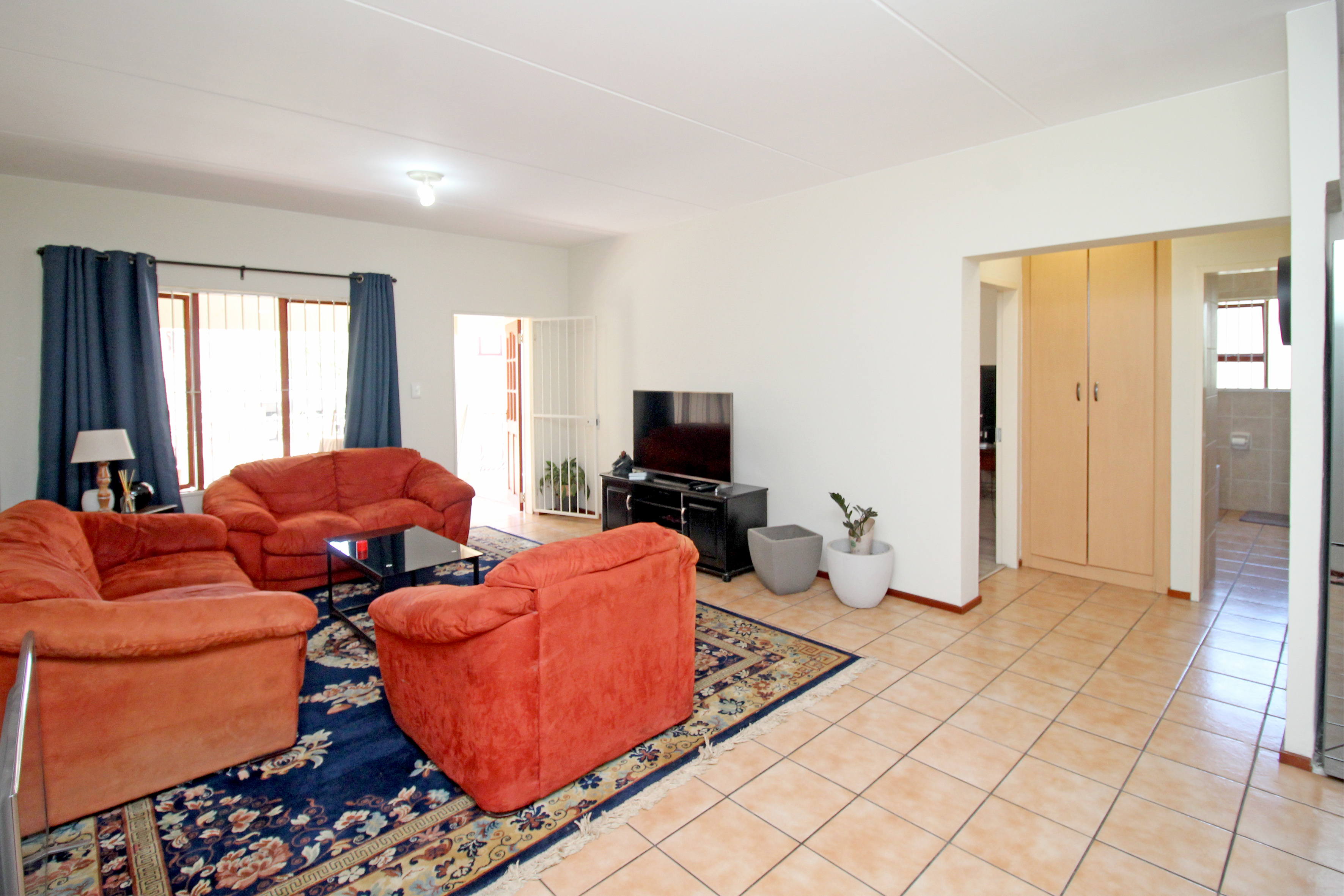 2 Bedroom Property for Sale in Sunninghill Gauteng