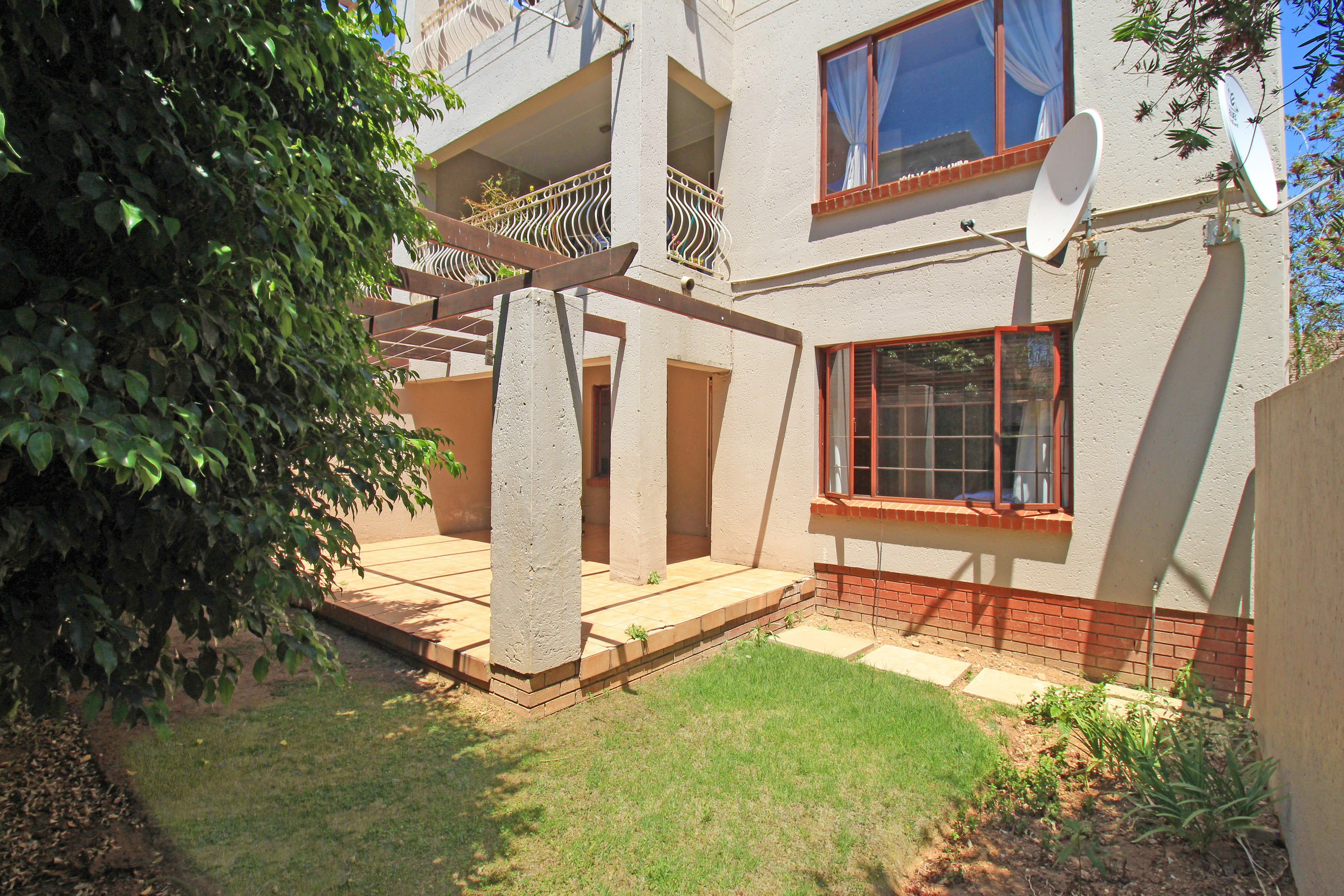 2 Bedroom Property for Sale in Sunninghill Gauteng