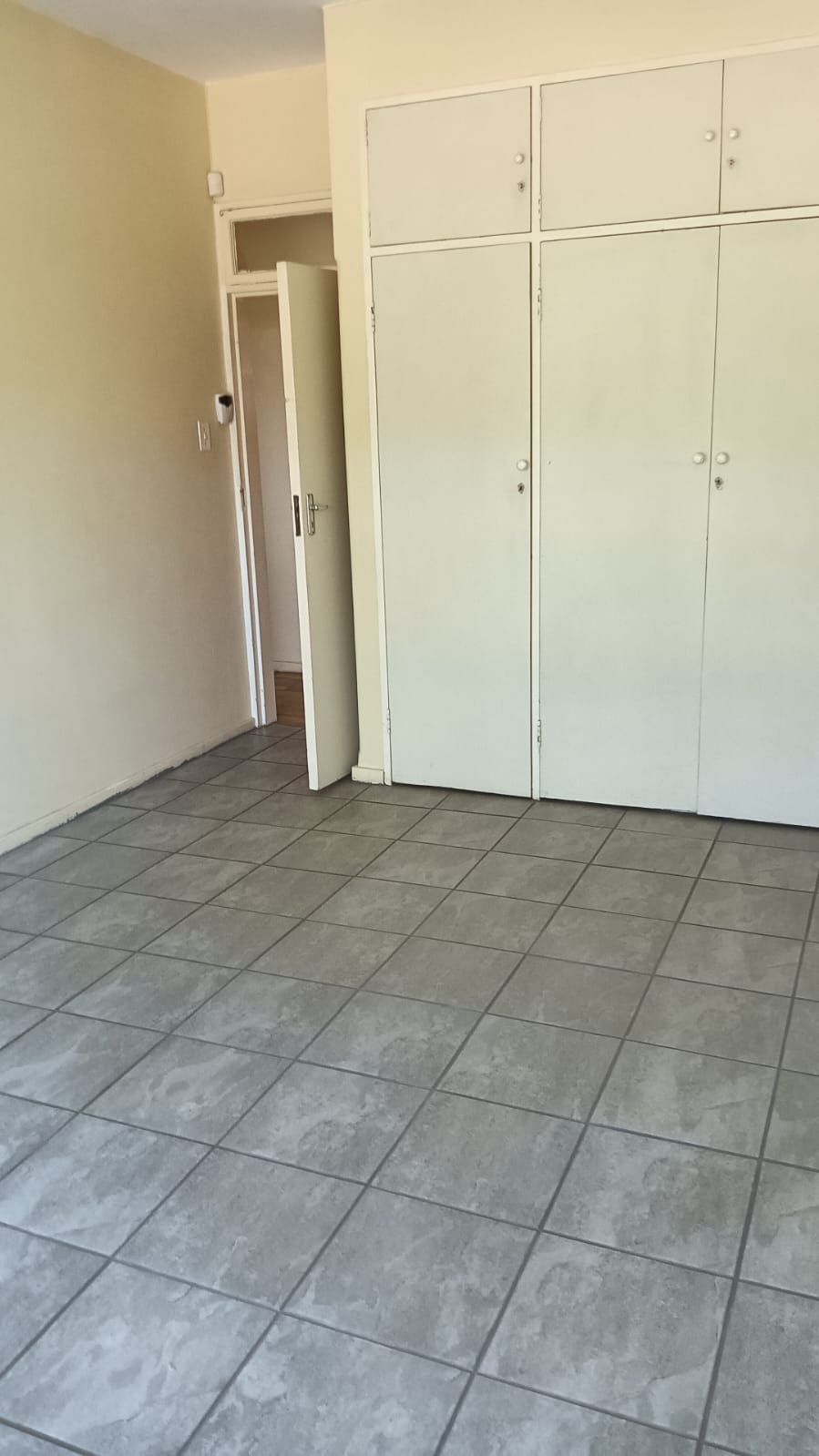 To Let 2 Bedroom Property for Rent in Monument Gauteng