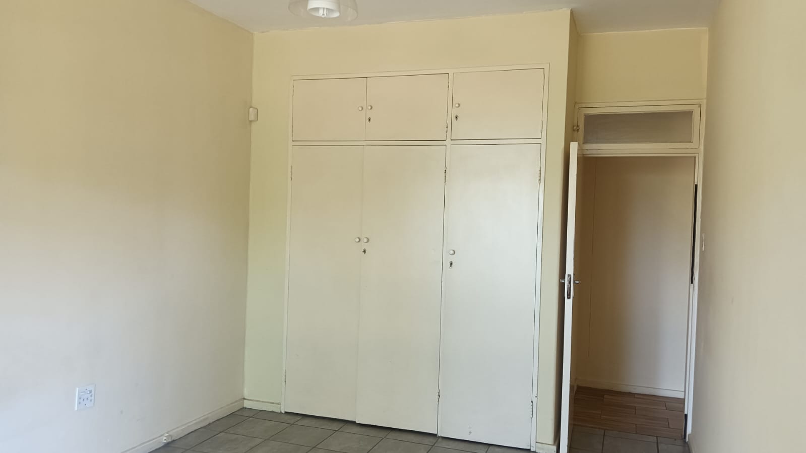 To Let 2 Bedroom Property for Rent in Monument Gauteng