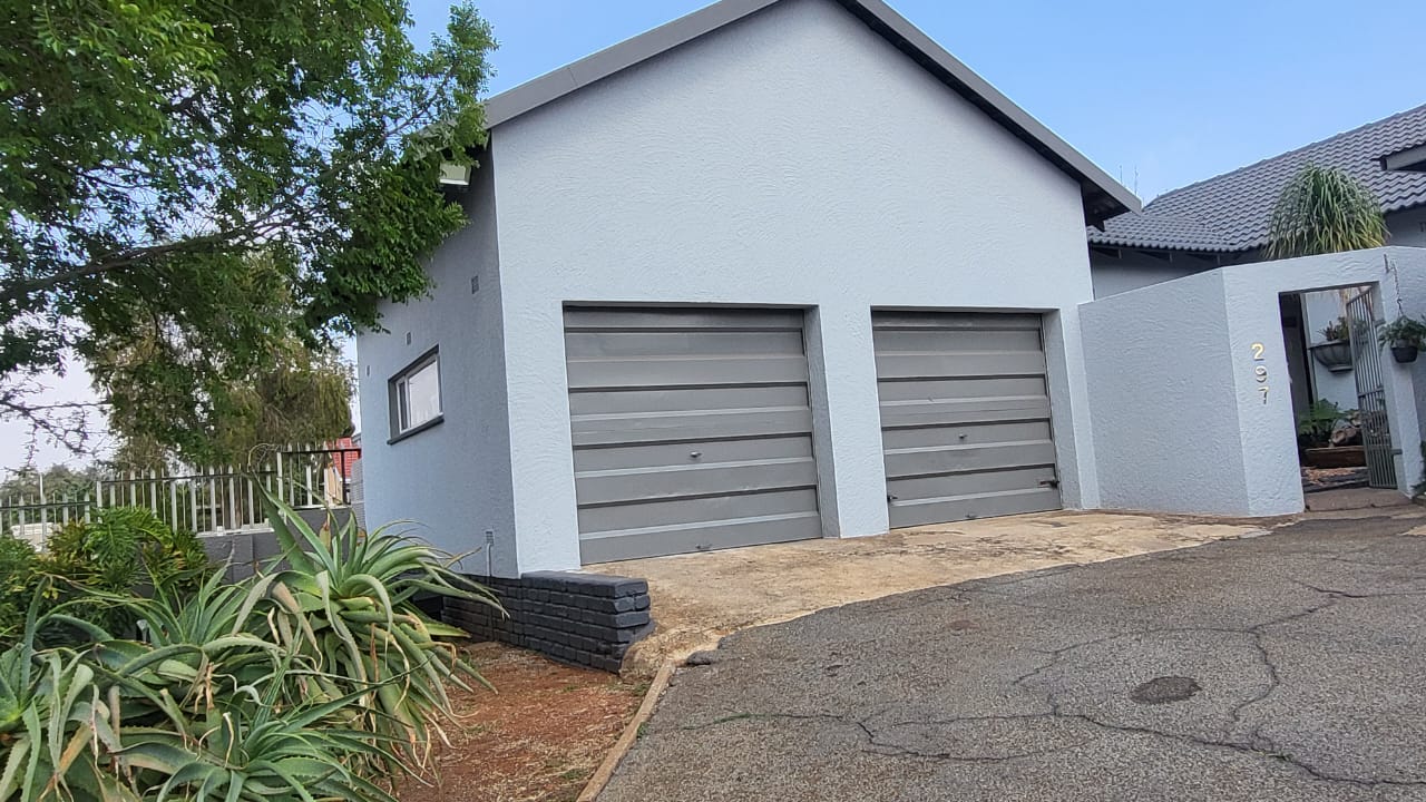 4 Bedroom Property for Sale in Lindhaven Gauteng