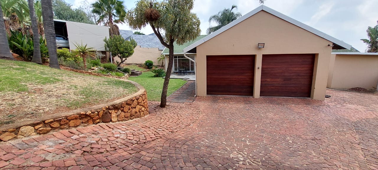 3 Bedroom Property for Sale in Weltevreden Park Gauteng