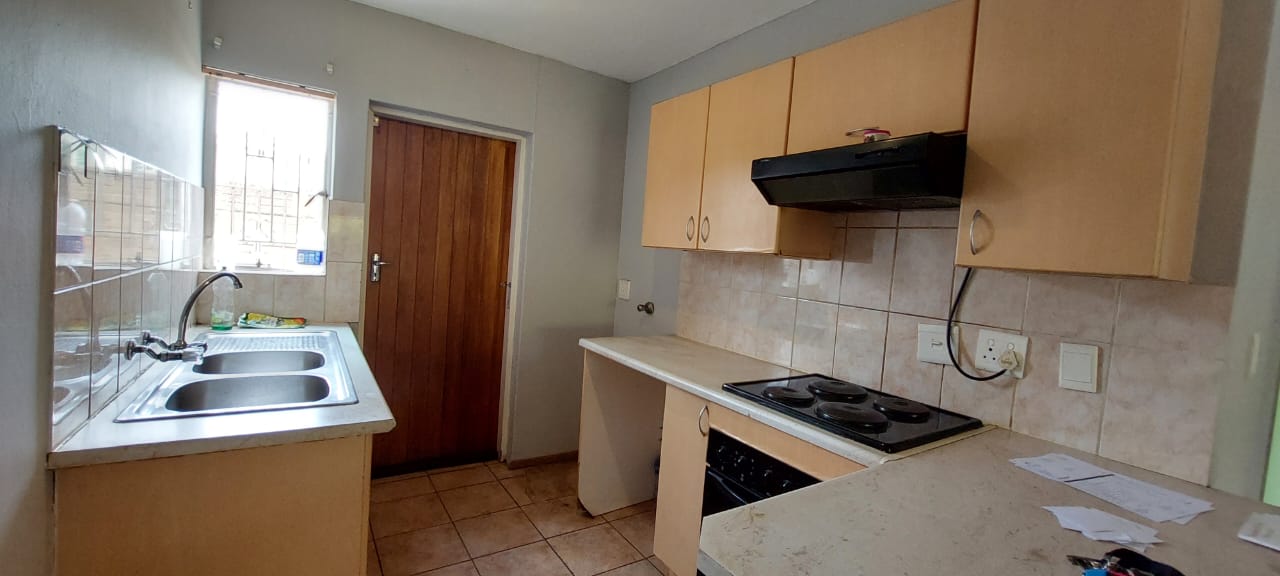 2 Bedroom Property for Sale in Allens Nek Gauteng