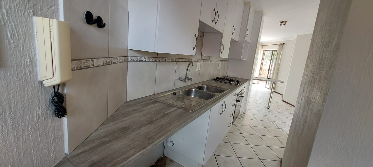 2 Bedroom Property for Sale in Wilgeheuwel Gauteng