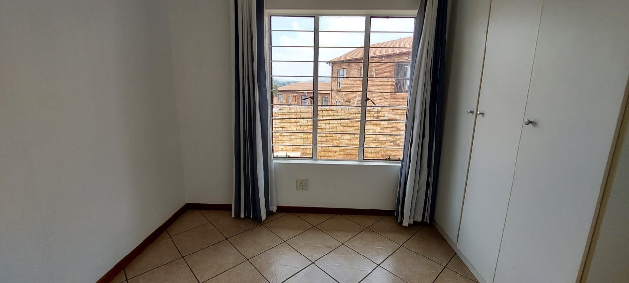 2 Bedroom Property for Sale in Wilgeheuwel Gauteng