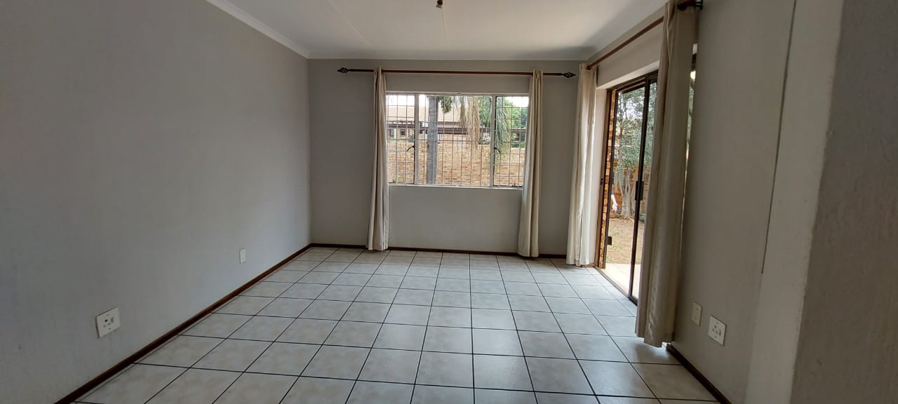 2 Bedroom Property for Sale in Wilgeheuwel Gauteng