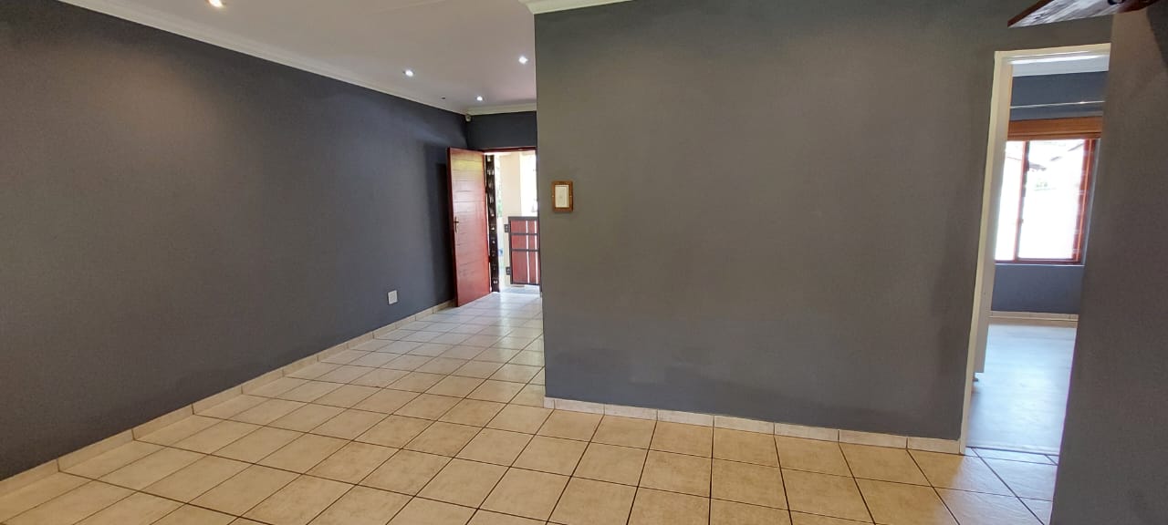 2 Bedroom Property for Sale in Willowbrook Gauteng