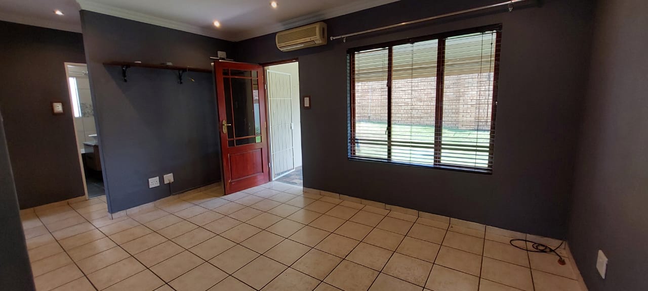 2 Bedroom Property for Sale in Willowbrook Gauteng