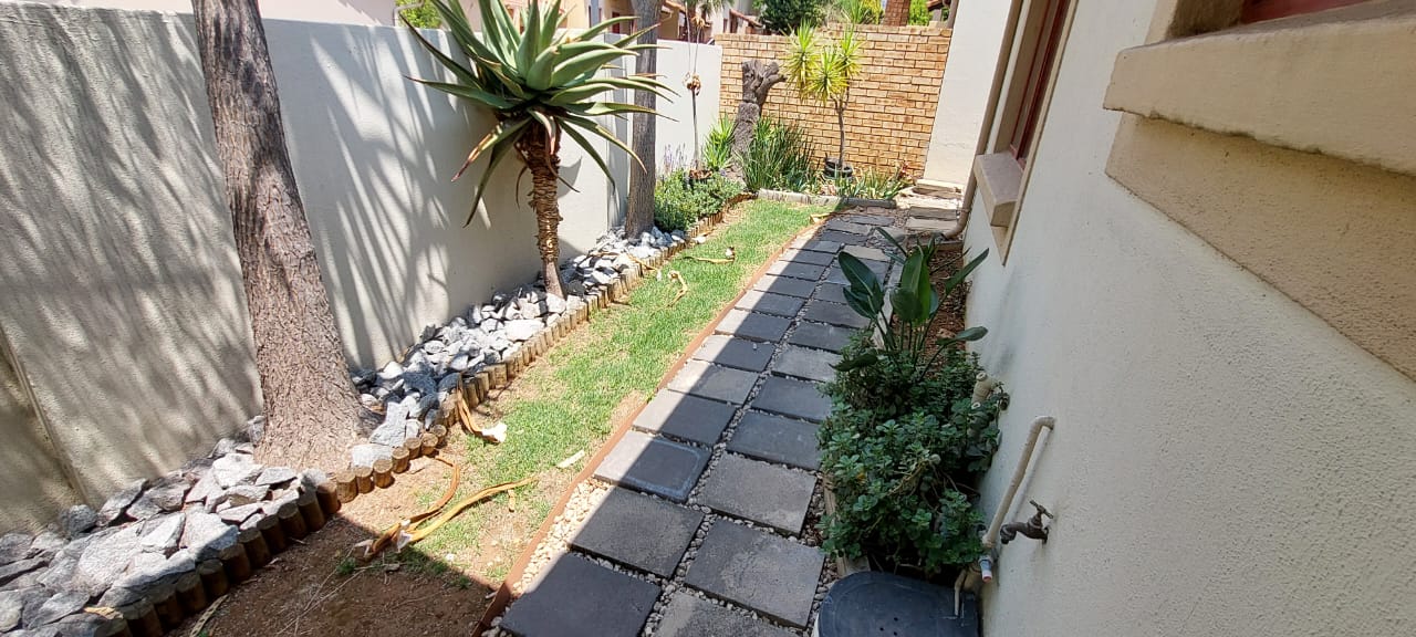 2 Bedroom Property for Sale in Willowbrook Gauteng