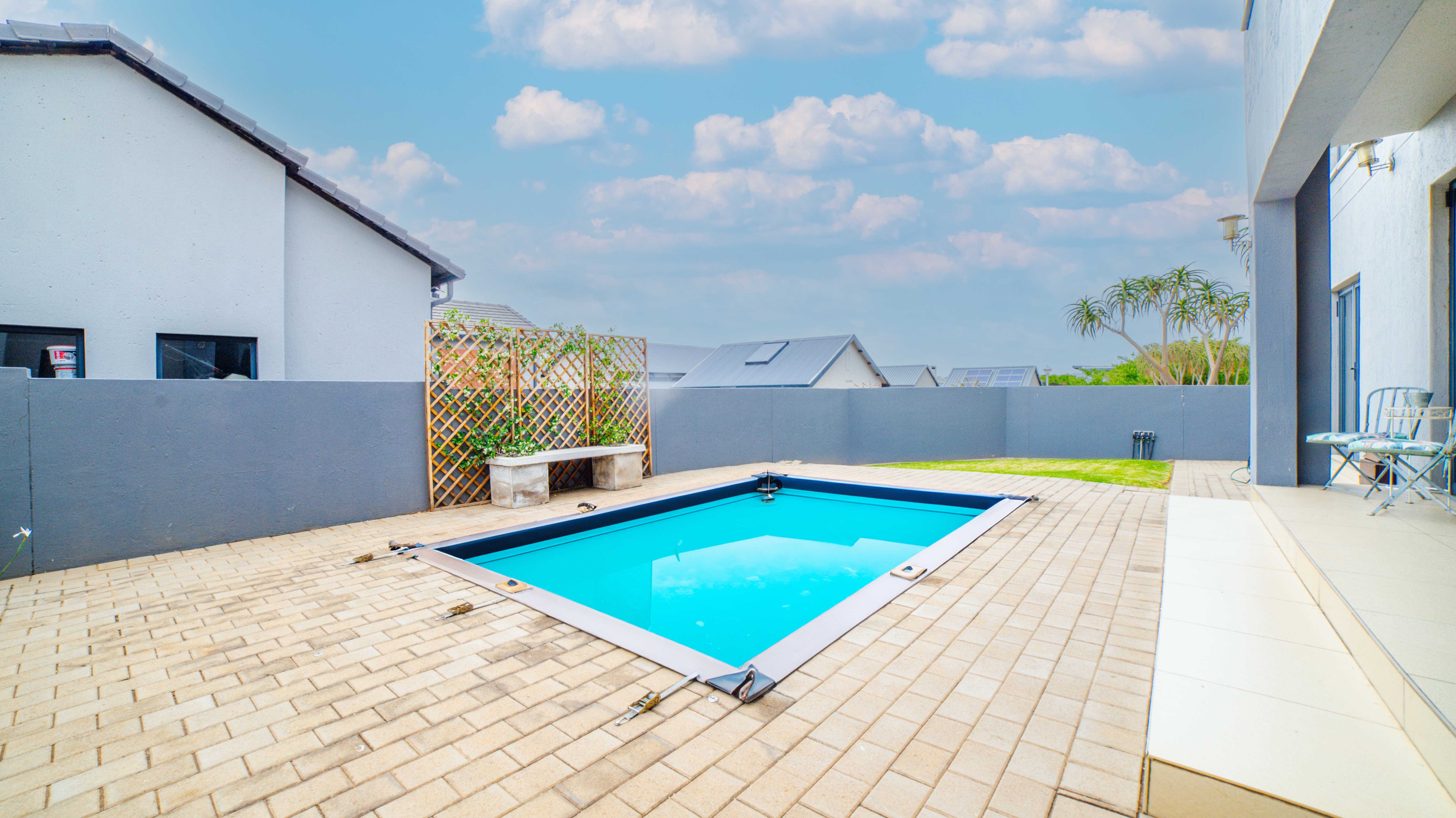 5 Bedroom Property for Sale in Copperleaf Estate Gauteng