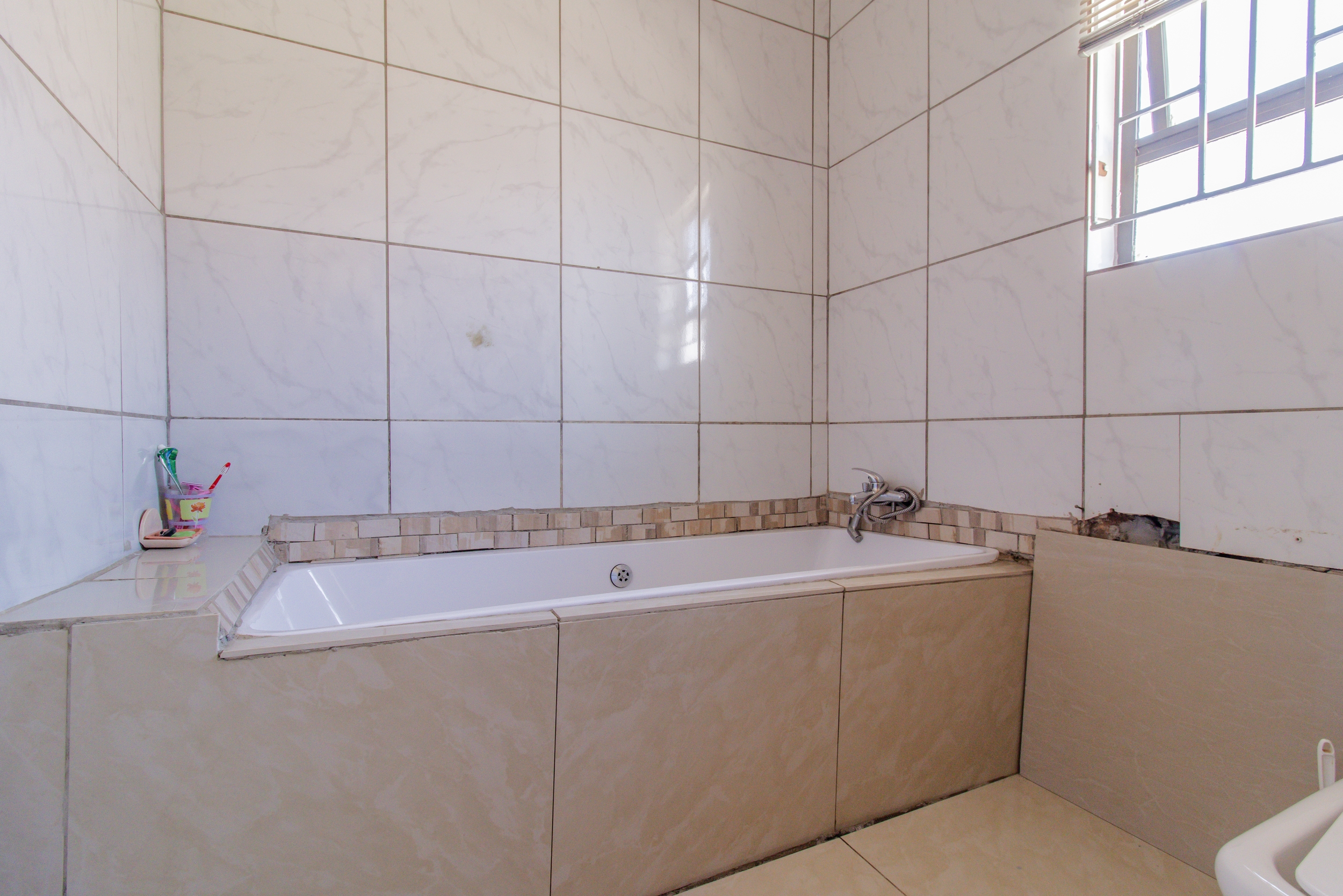 5 Bedroom Property for Sale in Lenasia South Gauteng