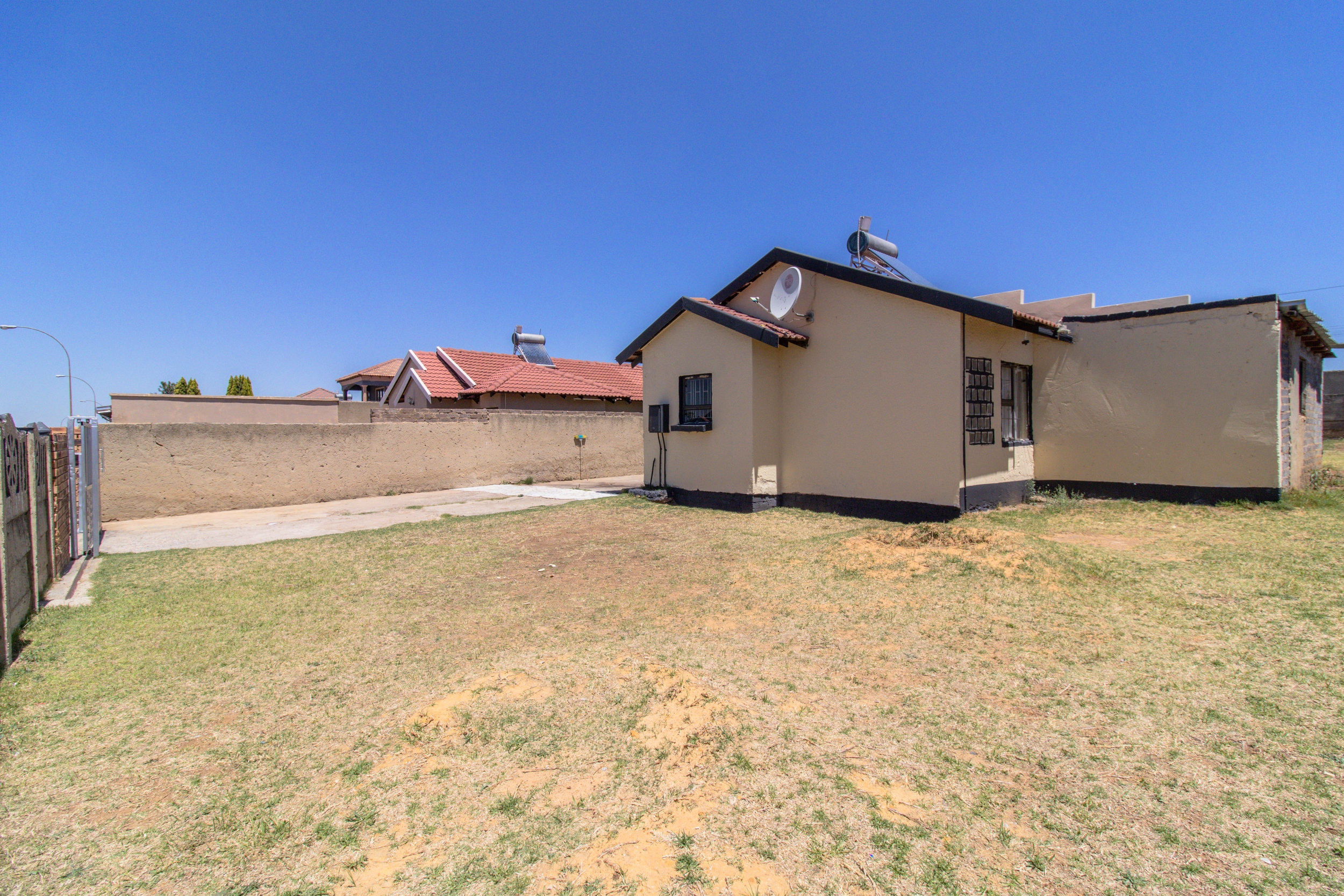 5 Bedroom Property for Sale in Lenasia South Gauteng