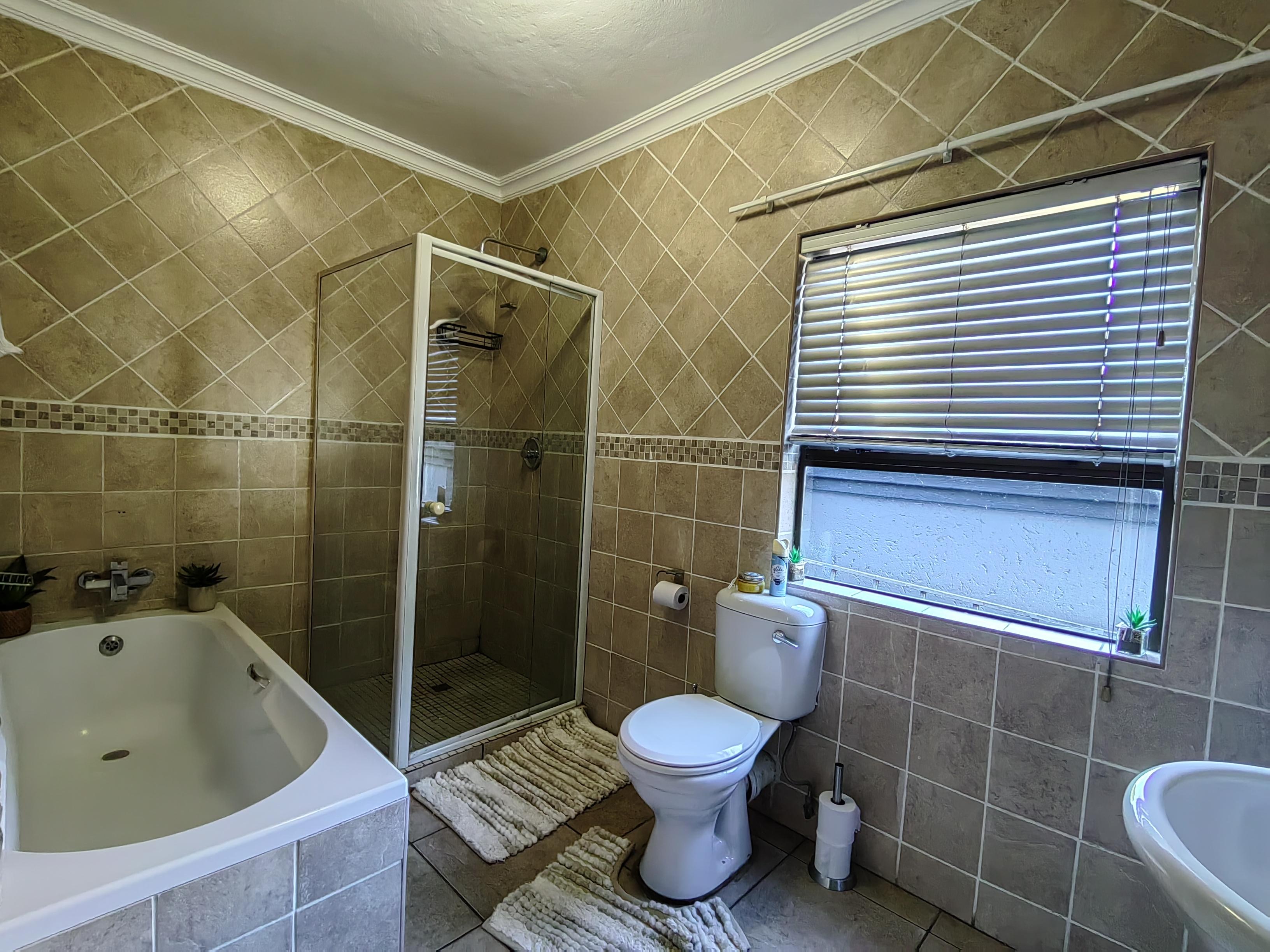 To Let 6 Bedroom Property for Rent in Montana Gauteng