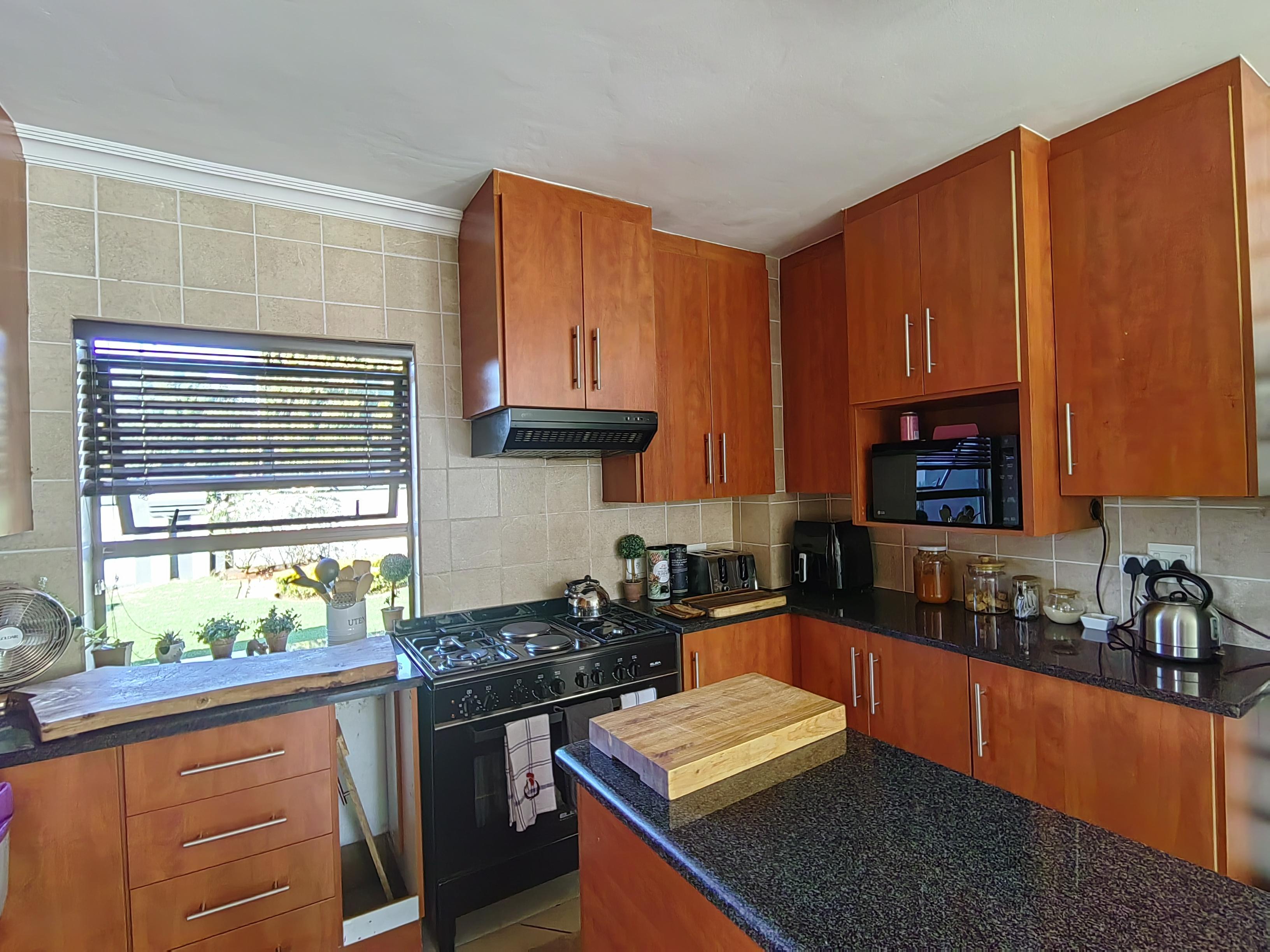 To Let 6 Bedroom Property for Rent in Montana Gauteng