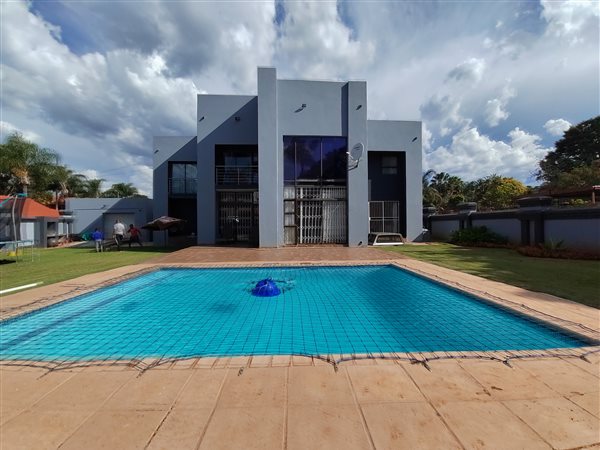 To Let 6 Bedroom Property for Rent in Montana Gauteng