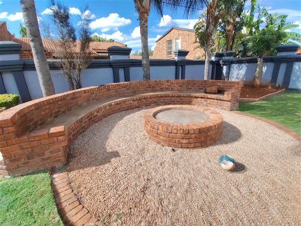 To Let 6 Bedroom Property for Rent in Montana Gauteng