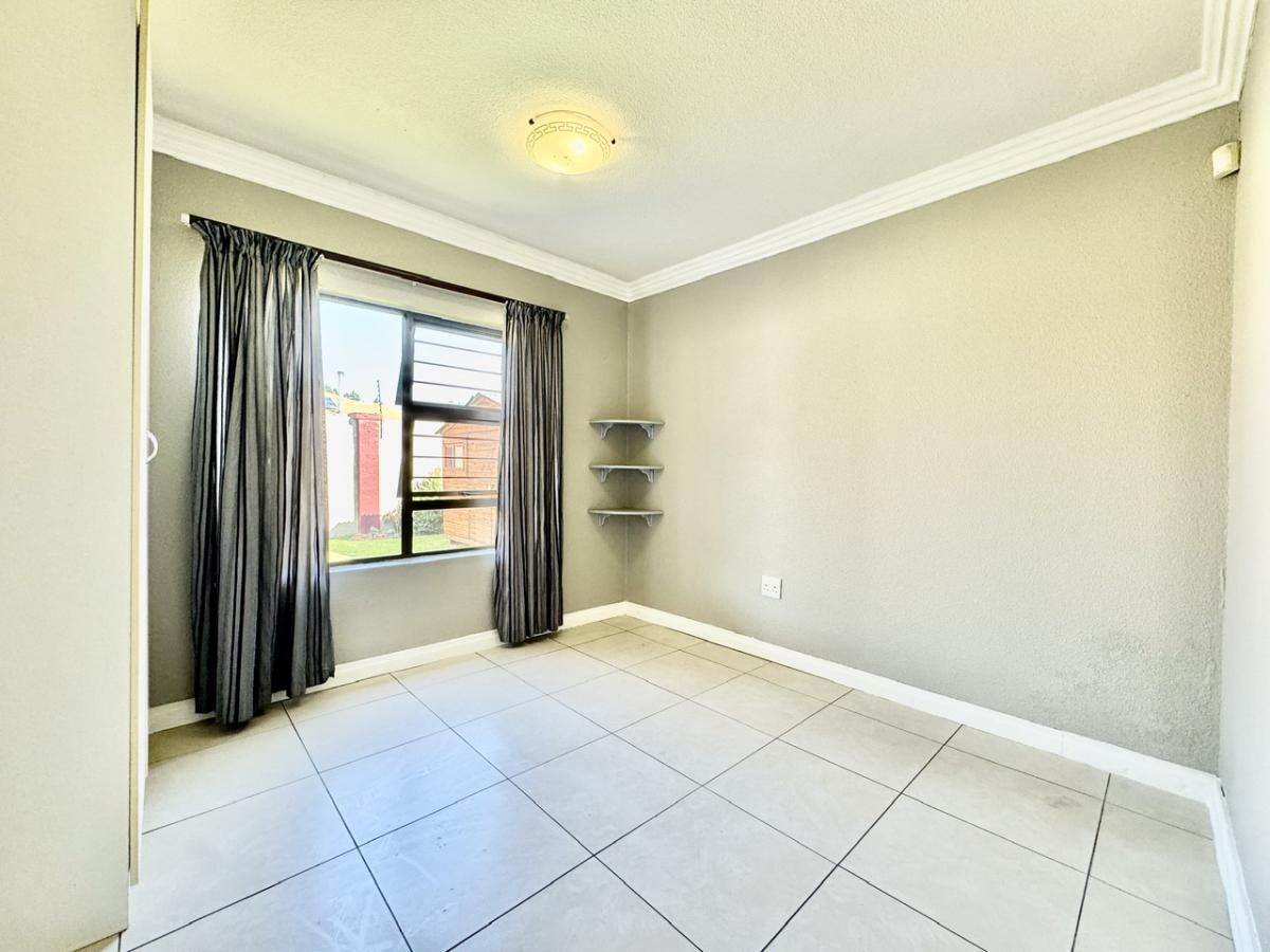 2 Bedroom Property for Sale in New Market Gauteng