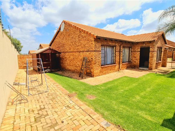 To Let 3 Bedroom Property for Rent in Halfway Gardens Gauteng