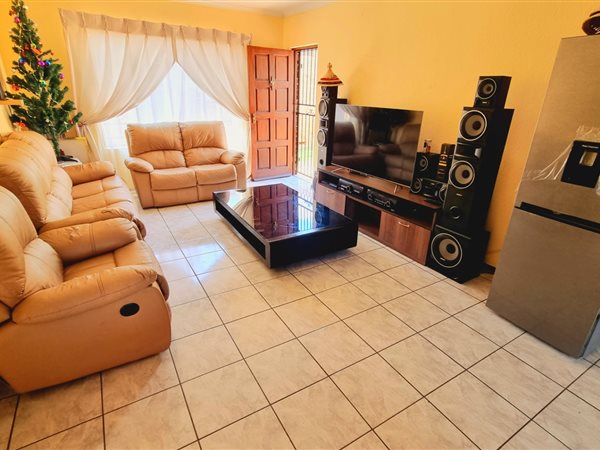 To Let 3 Bedroom Property for Rent in Halfway Gardens Gauteng