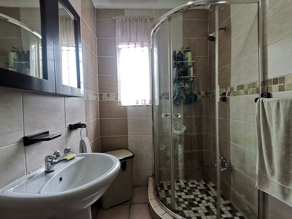 3 Bedroom Property for Sale in Palm Ridge Gauteng