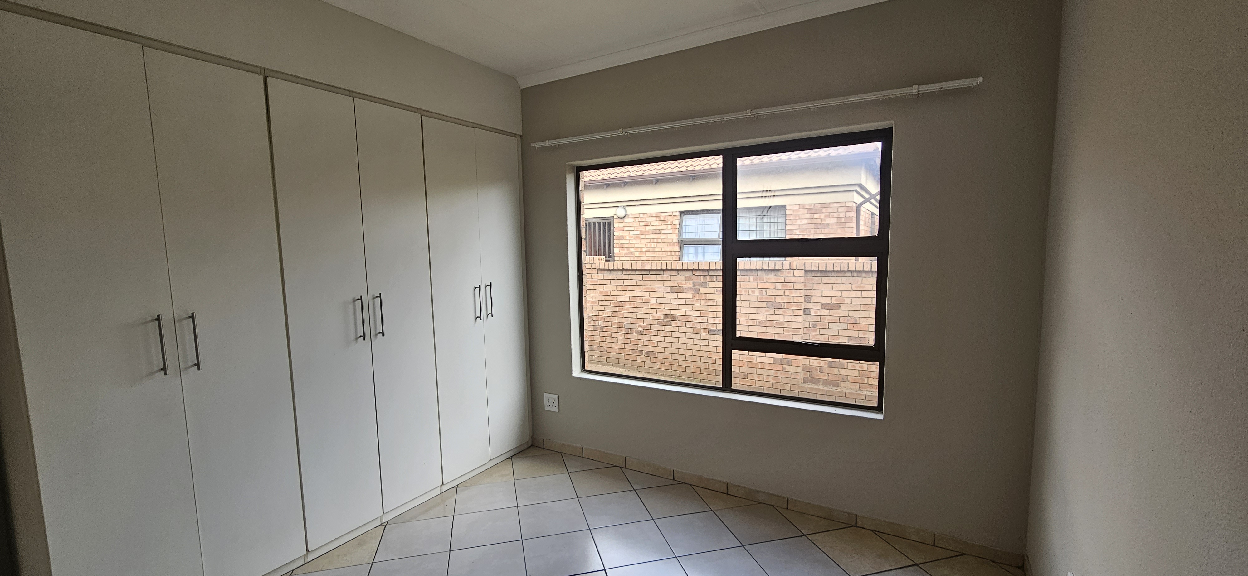 2 Bedroom Property for Sale in New Market Gauteng