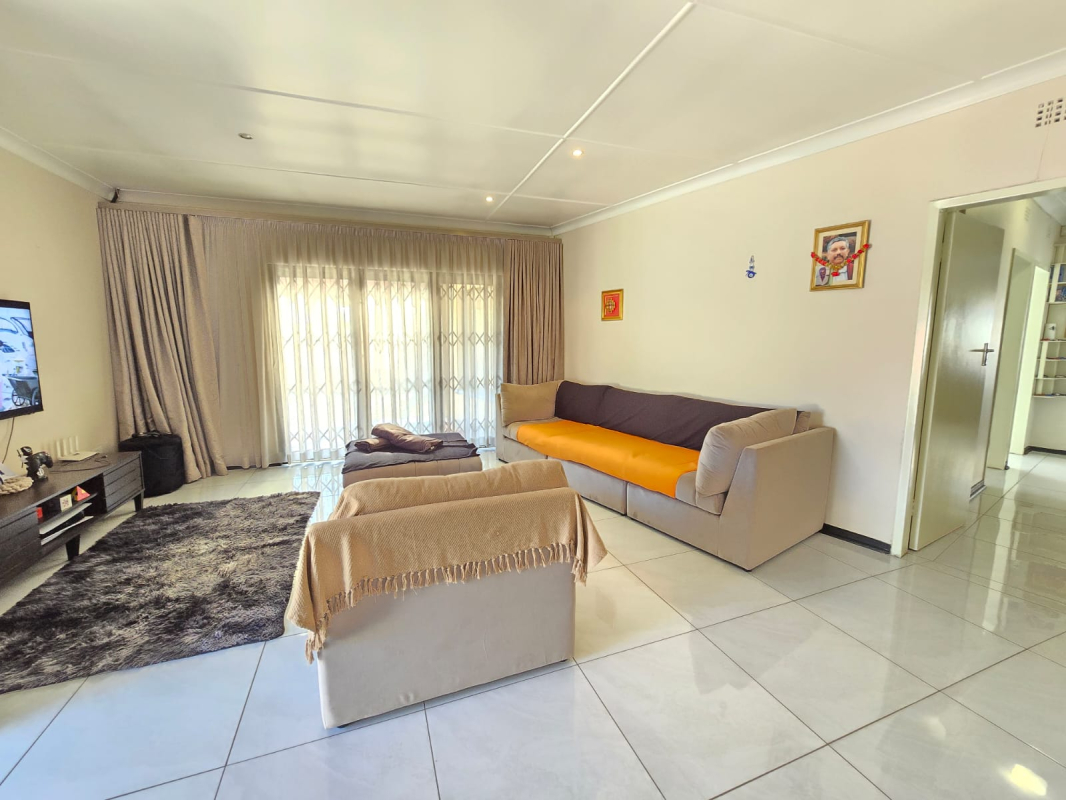 3 Bedroom Property for Sale in Buurendal Gauteng