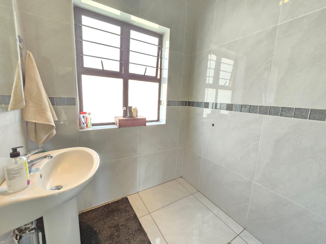 3 Bedroom Property for Sale in Buurendal Gauteng