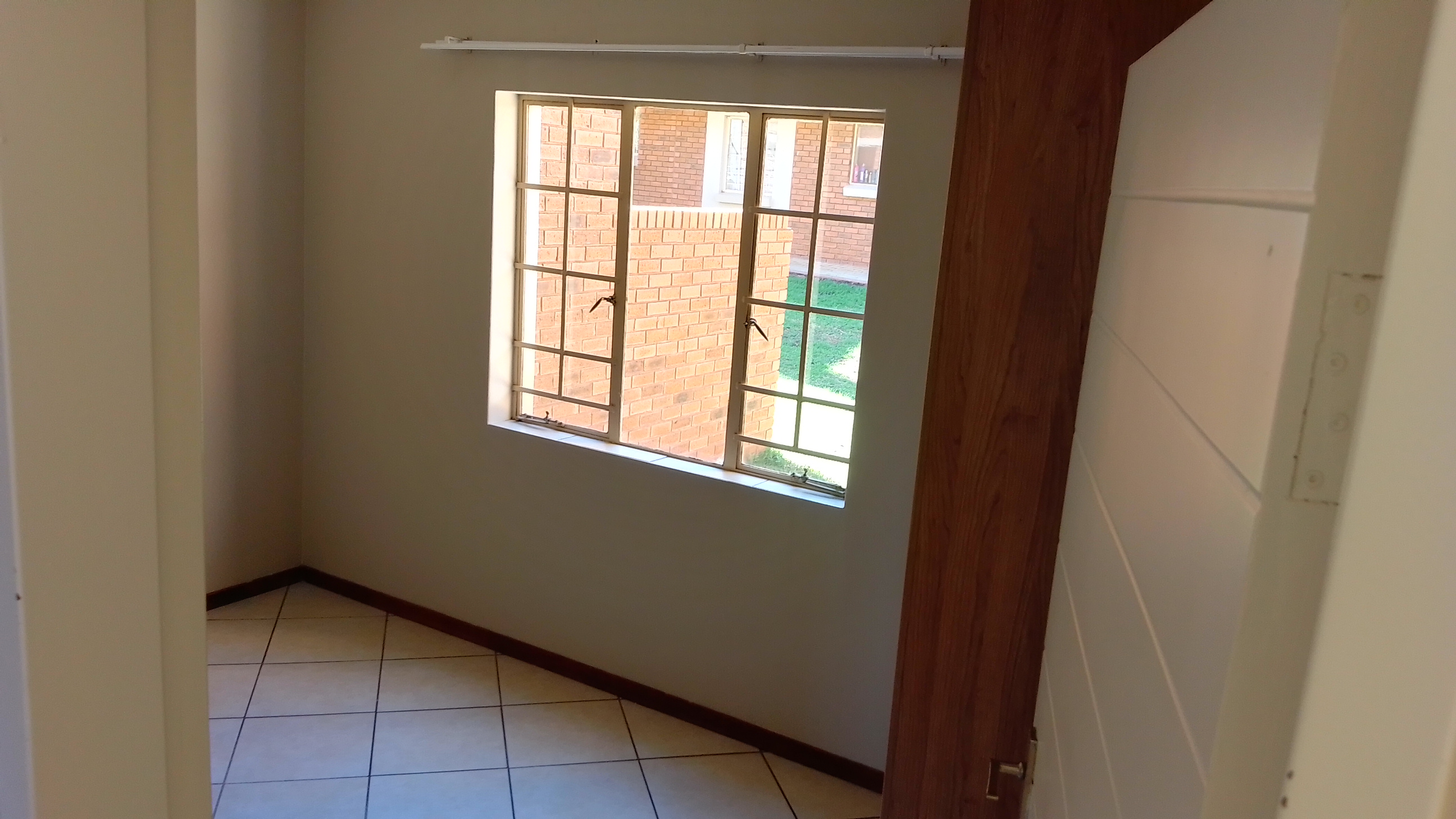 To Let 2 Bedroom Property for Rent in Monavoni Gauteng