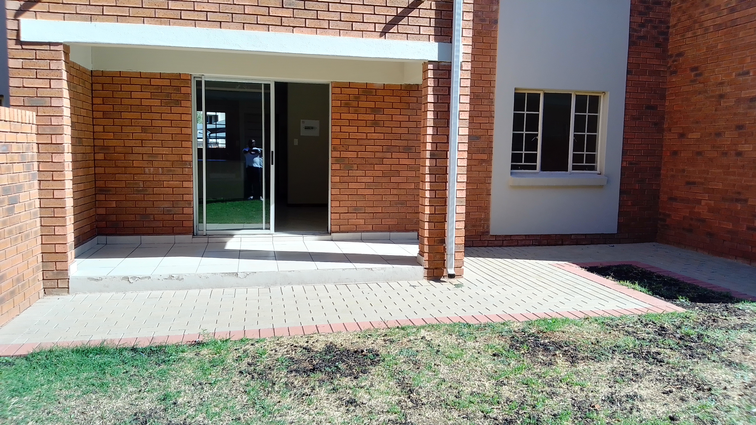 To Let 2 Bedroom Property for Rent in Monavoni Gauteng