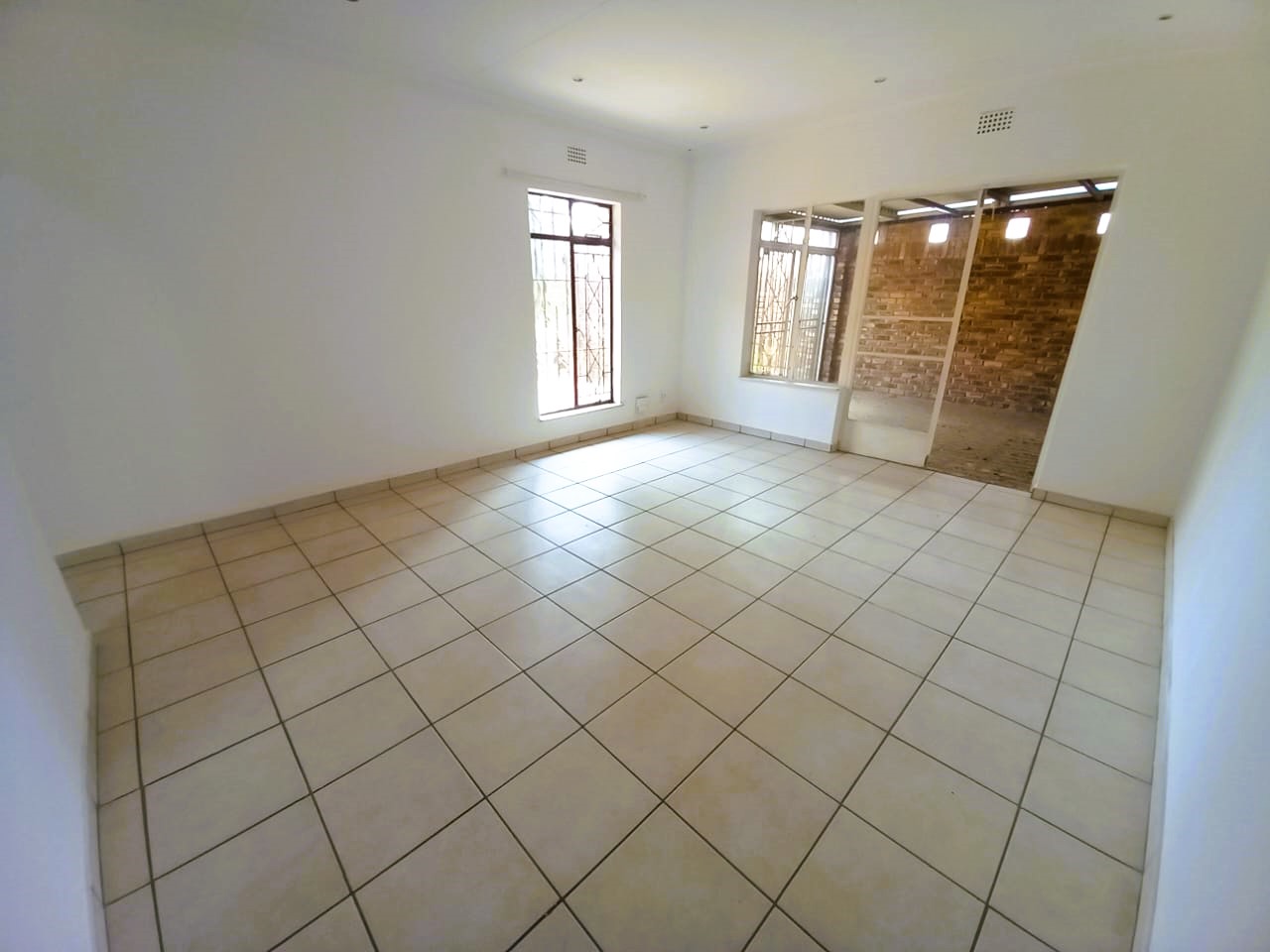 3 Bedroom Property for Sale in Birchleigh North Gauteng