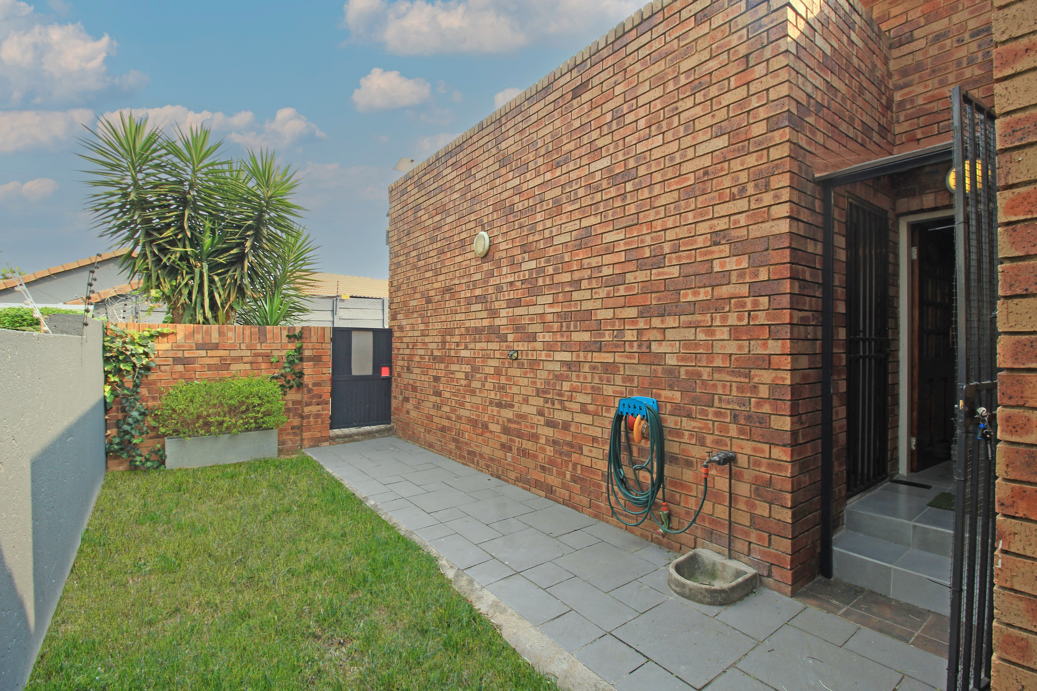 2 Bedroom Property for Sale in Bromhof Gauteng