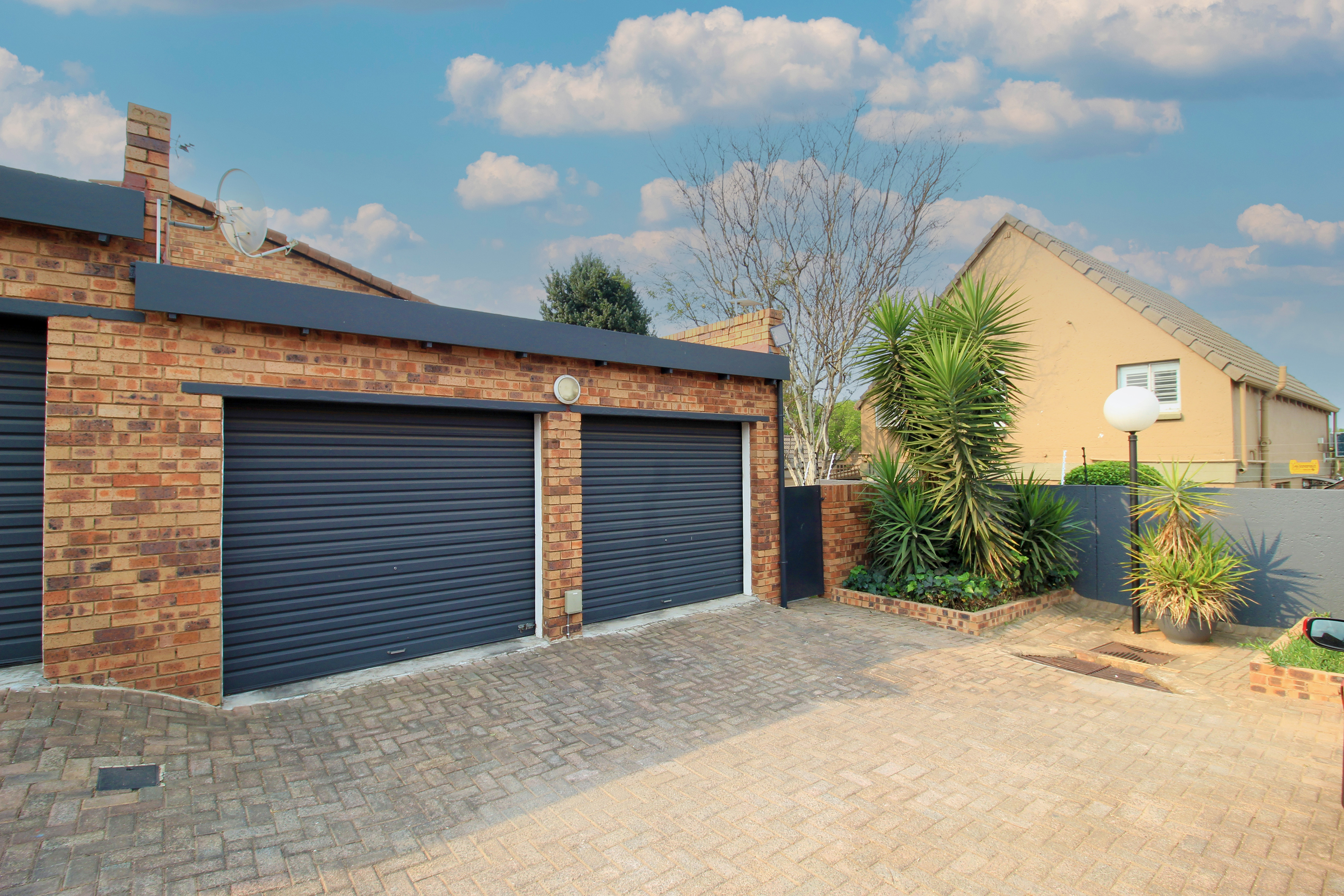 2 Bedroom Property for Sale in Bromhof Gauteng