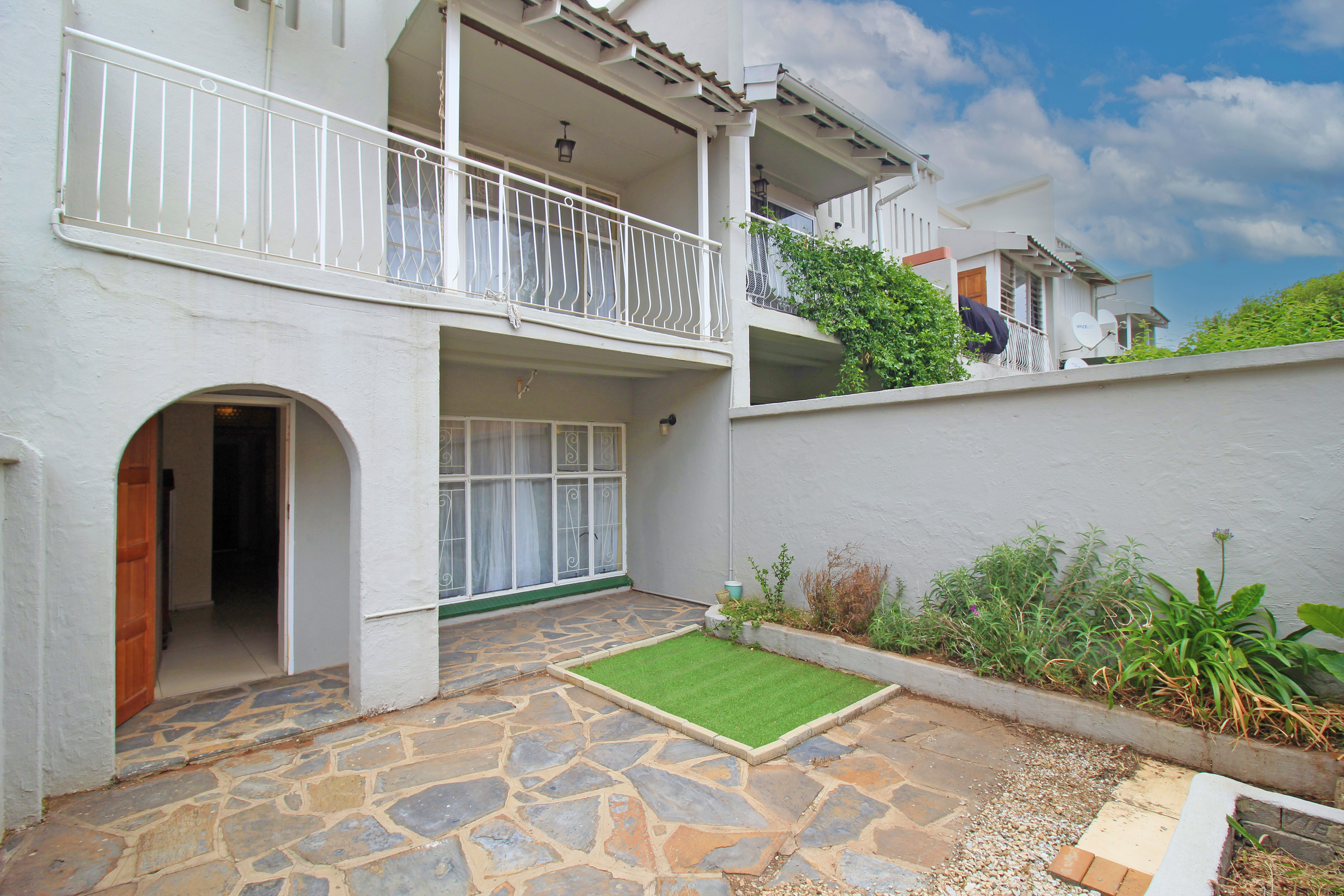 2 Bedroom Property for Sale in Fairland Gauteng