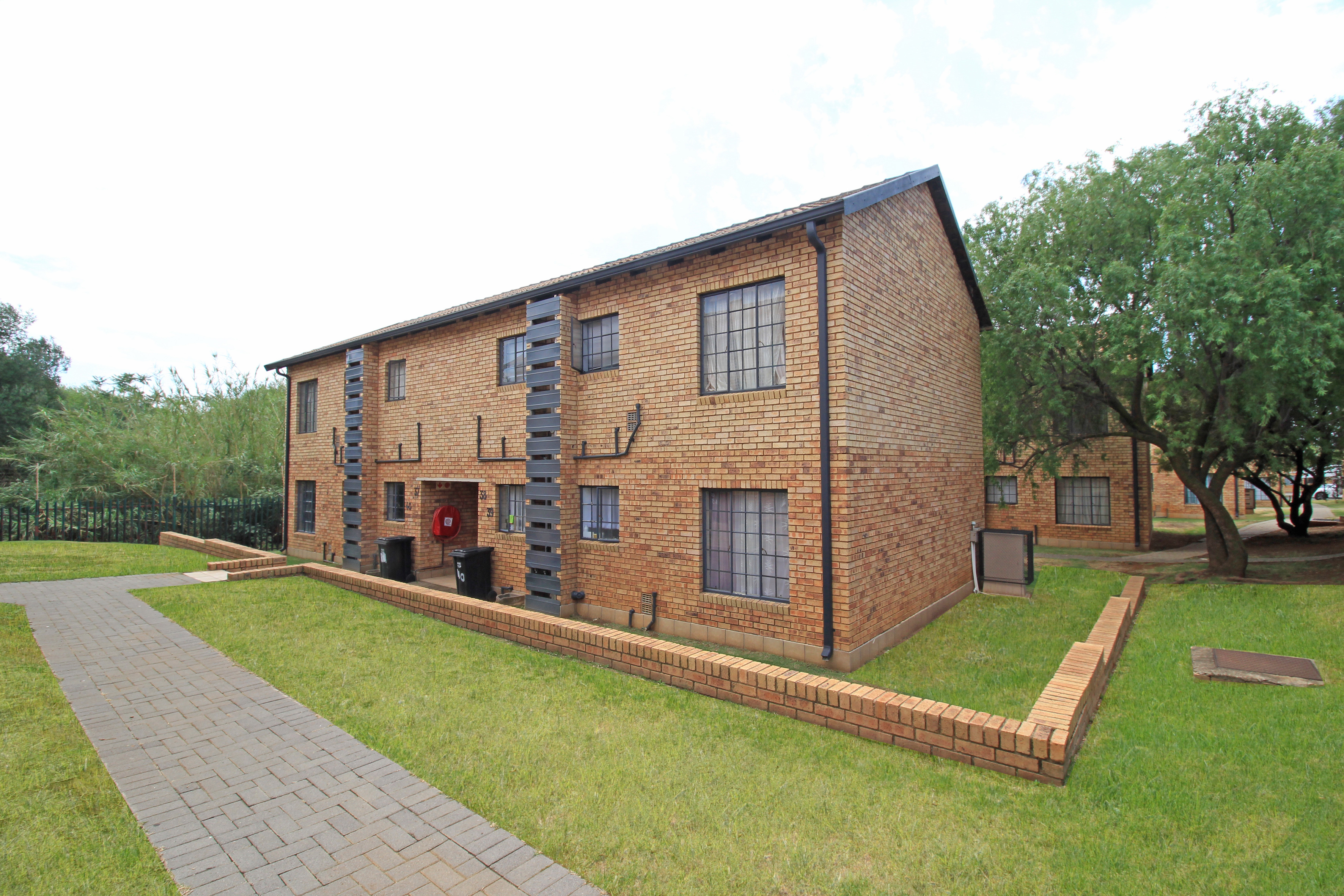 2 Bedroom Property for Sale in Weltevreden Park Gauteng