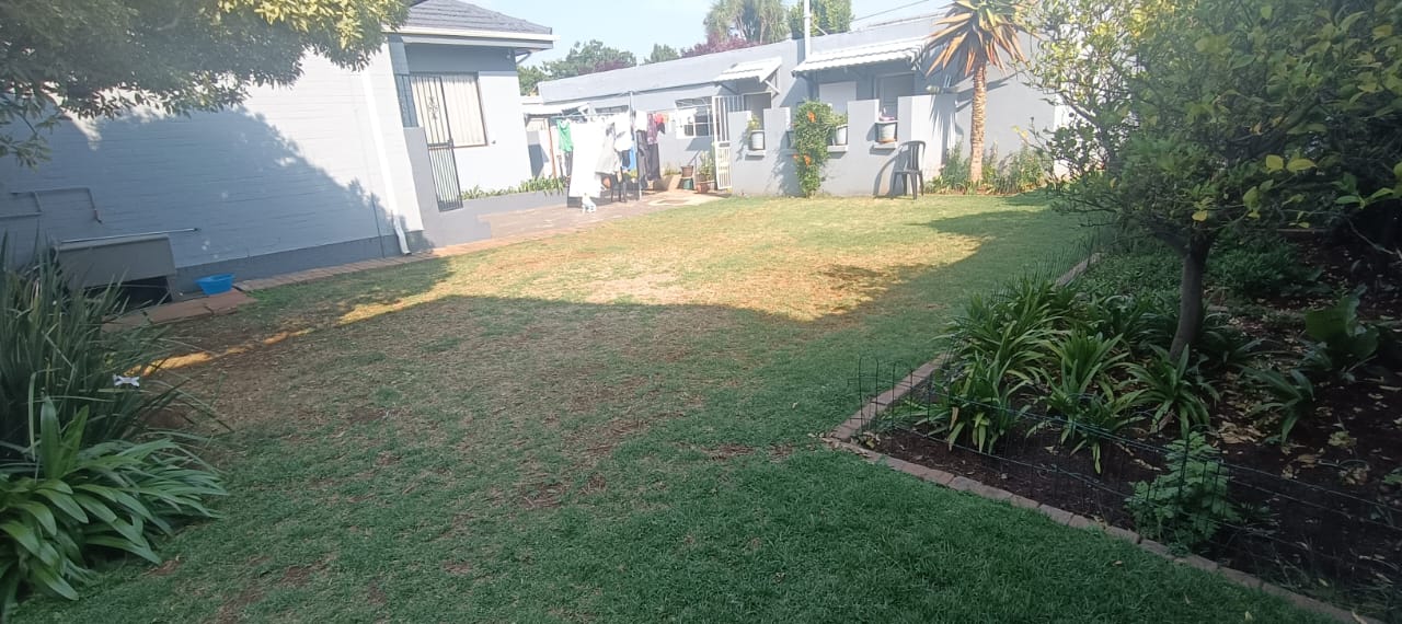 To Let 1 Bedroom Property for Rent in Emmarentia Gauteng