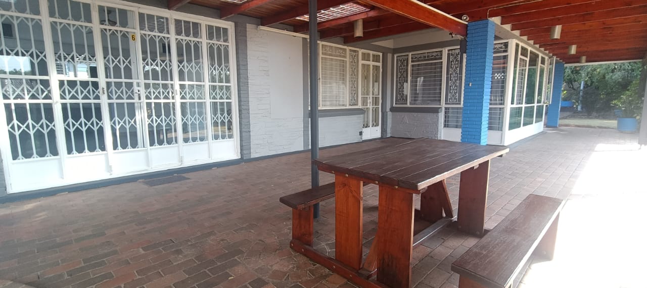 To Let 1 Bedroom Property for Rent in Emmarentia Gauteng