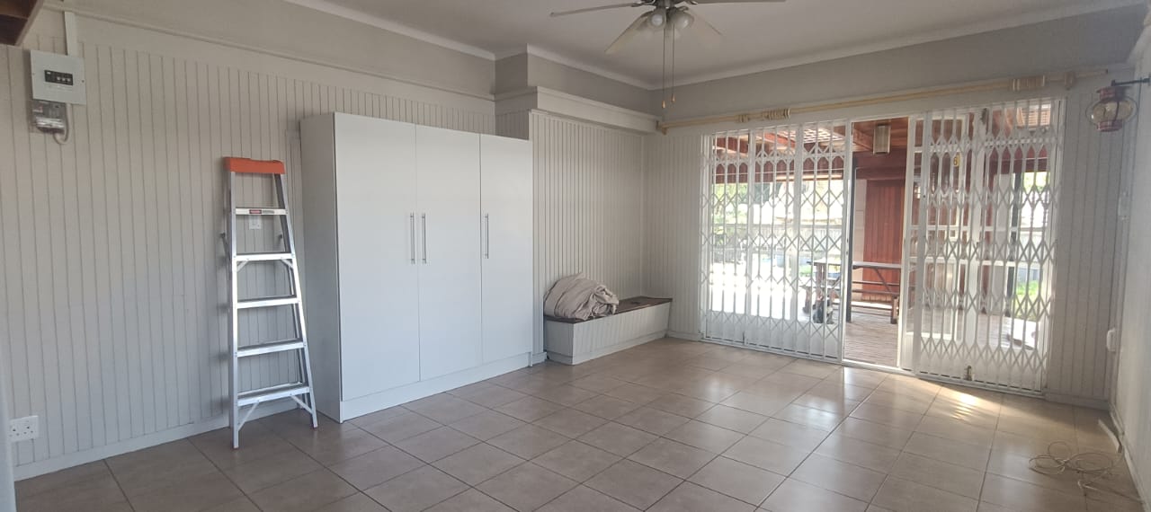 To Let 1 Bedroom Property for Rent in Emmarentia Gauteng