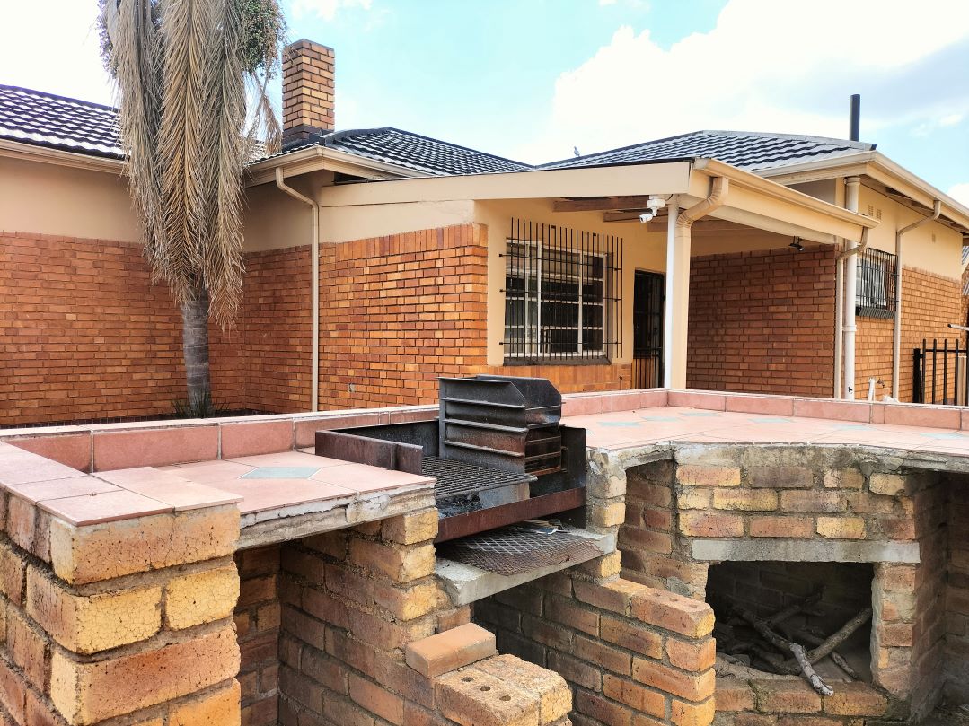 3 Bedroom Property for Sale in Discovery Gauteng