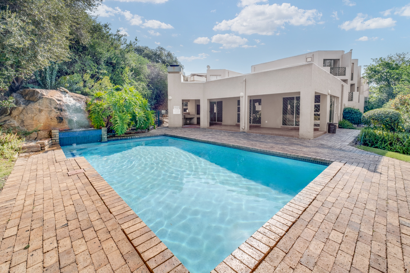 1 Bedroom Property for Sale in Bryanston Gauteng