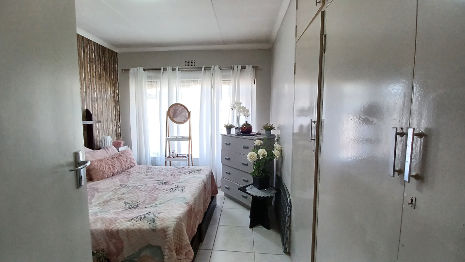 3 Bedroom Property for Sale in Vanderbijlpark SE 2 Gauteng