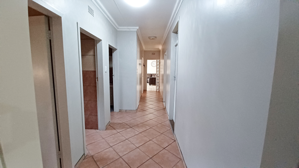 3 Bedroom Property for Sale in Vanderbijlpark SE 2 Gauteng