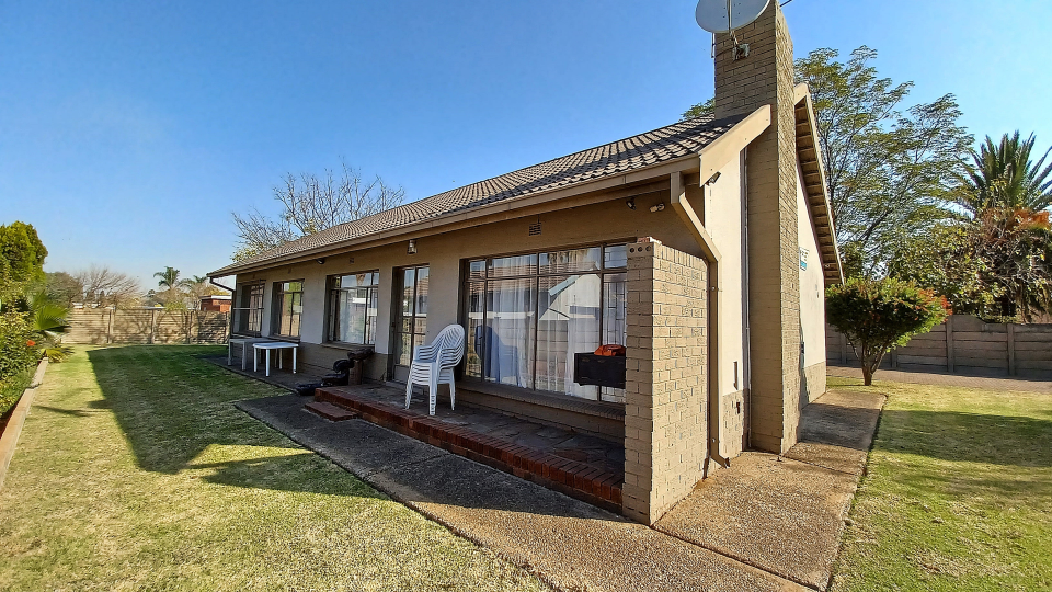 3 Bedroom Property for Sale in Vanderbijlpark SE 2 Gauteng