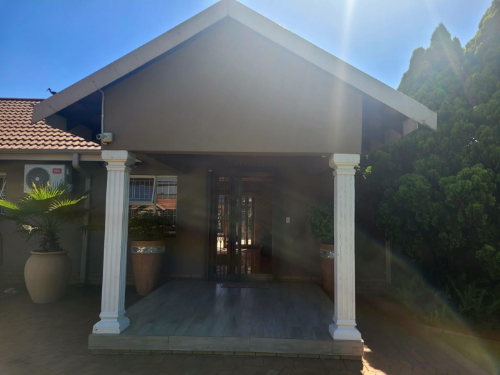 4 Bedroom Property for Sale in Golf Park Gauteng