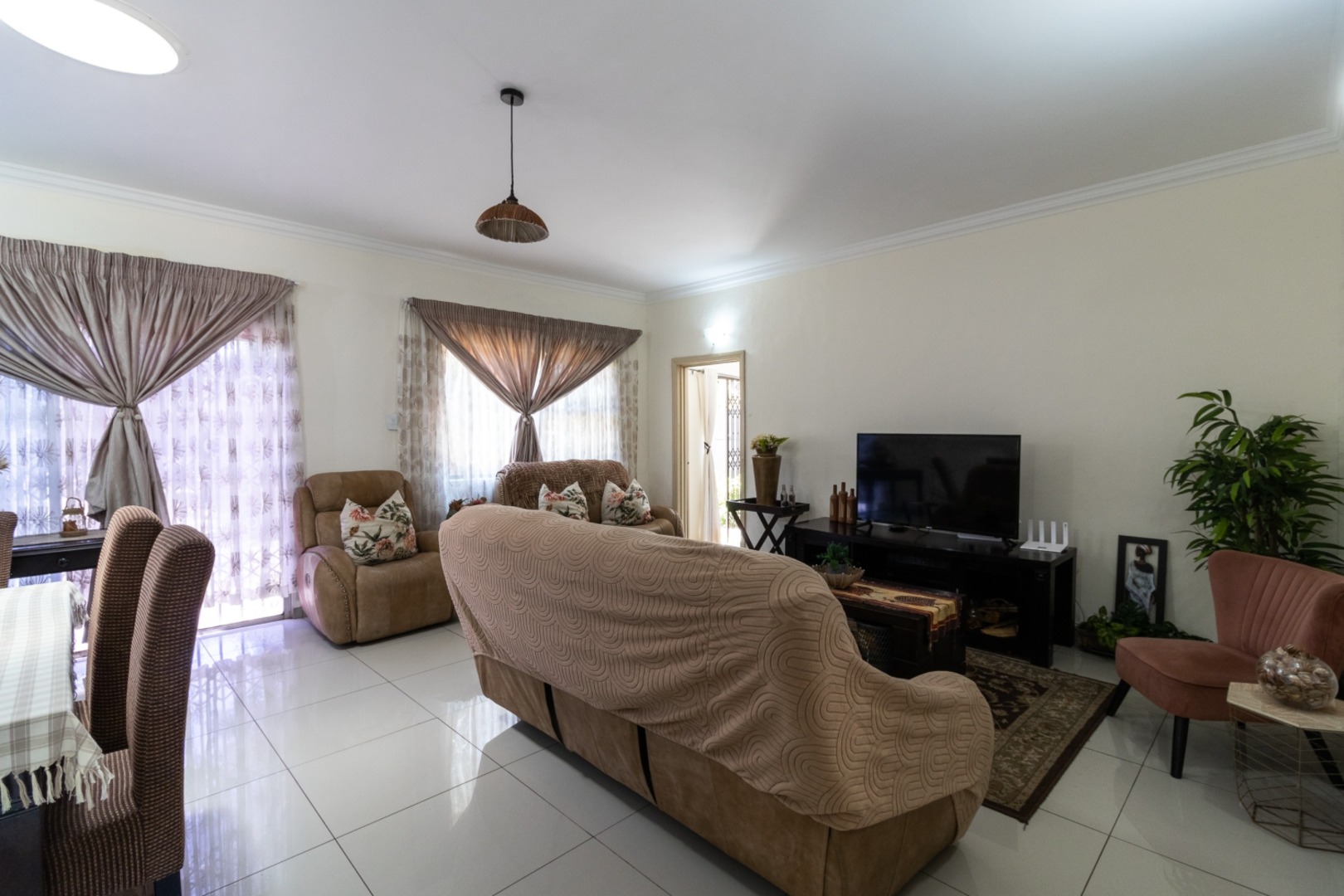 4 Bedroom Property for Sale in Glenanda Gauteng