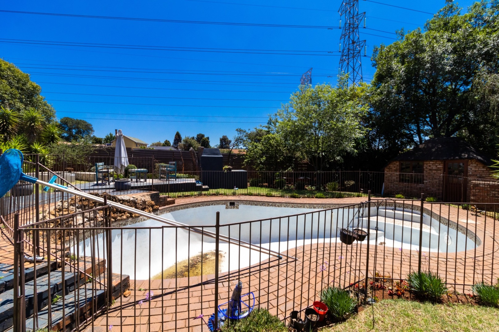 4 Bedroom Property for Sale in Glenanda Gauteng