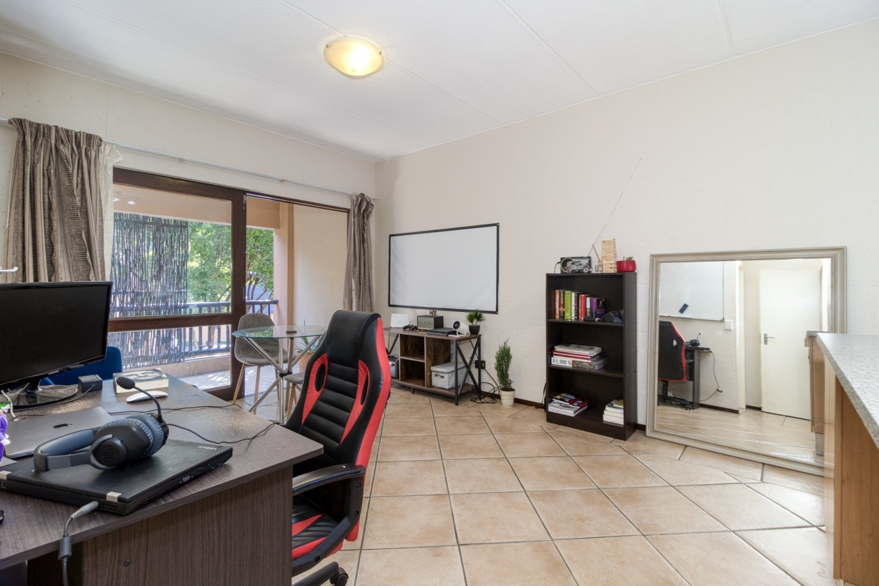 1 Bedroom Property for Sale in Lonehill Gauteng