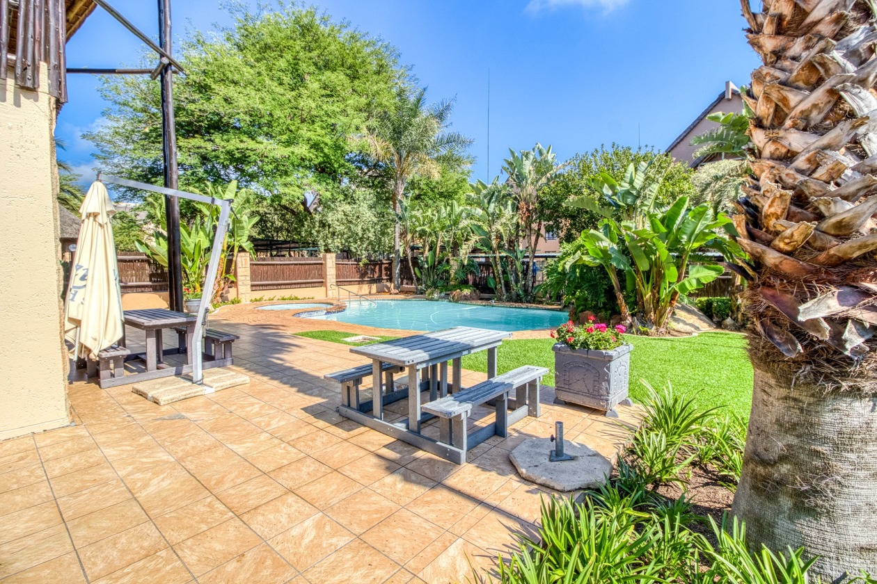 1 Bedroom Property for Sale in Lonehill Gauteng