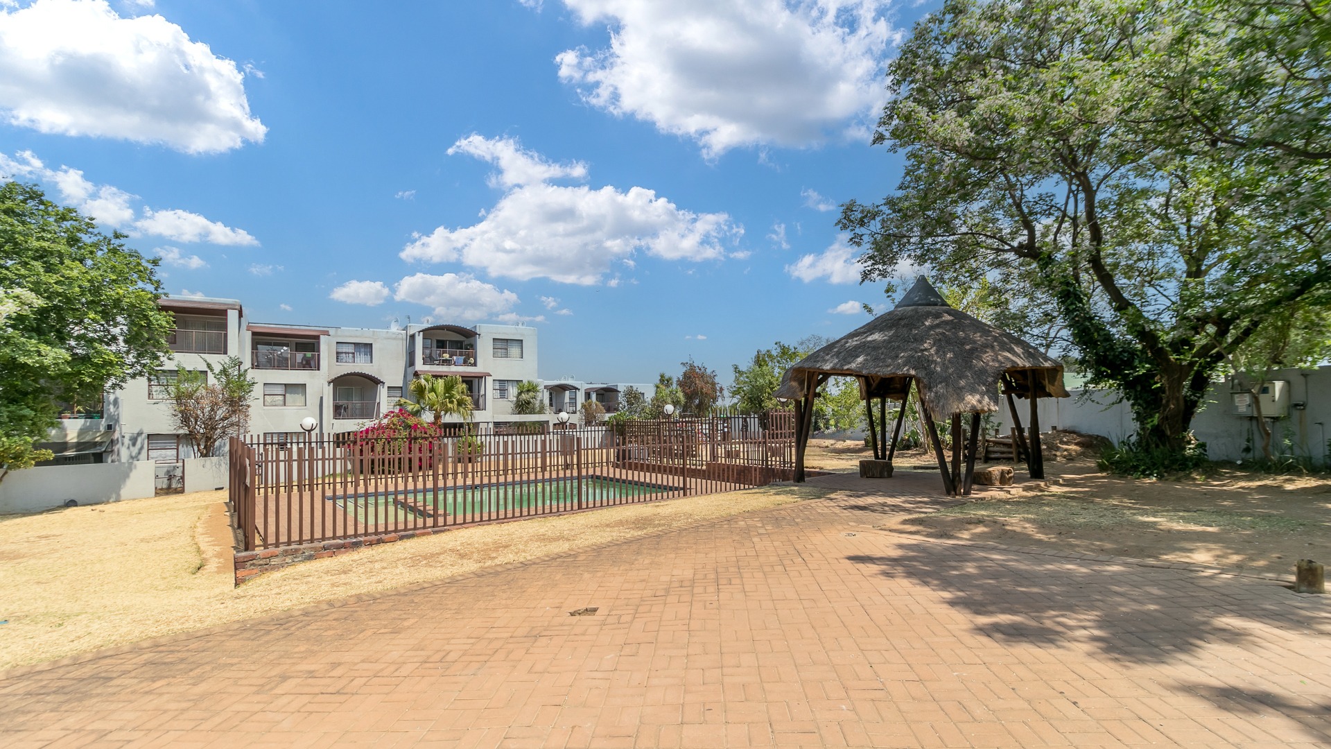 2 Bedroom Property for Sale in Vorna Valley Gauteng