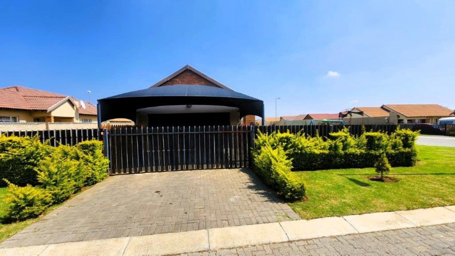 3 Bedroom Property for Sale in Waterkloof Gauteng