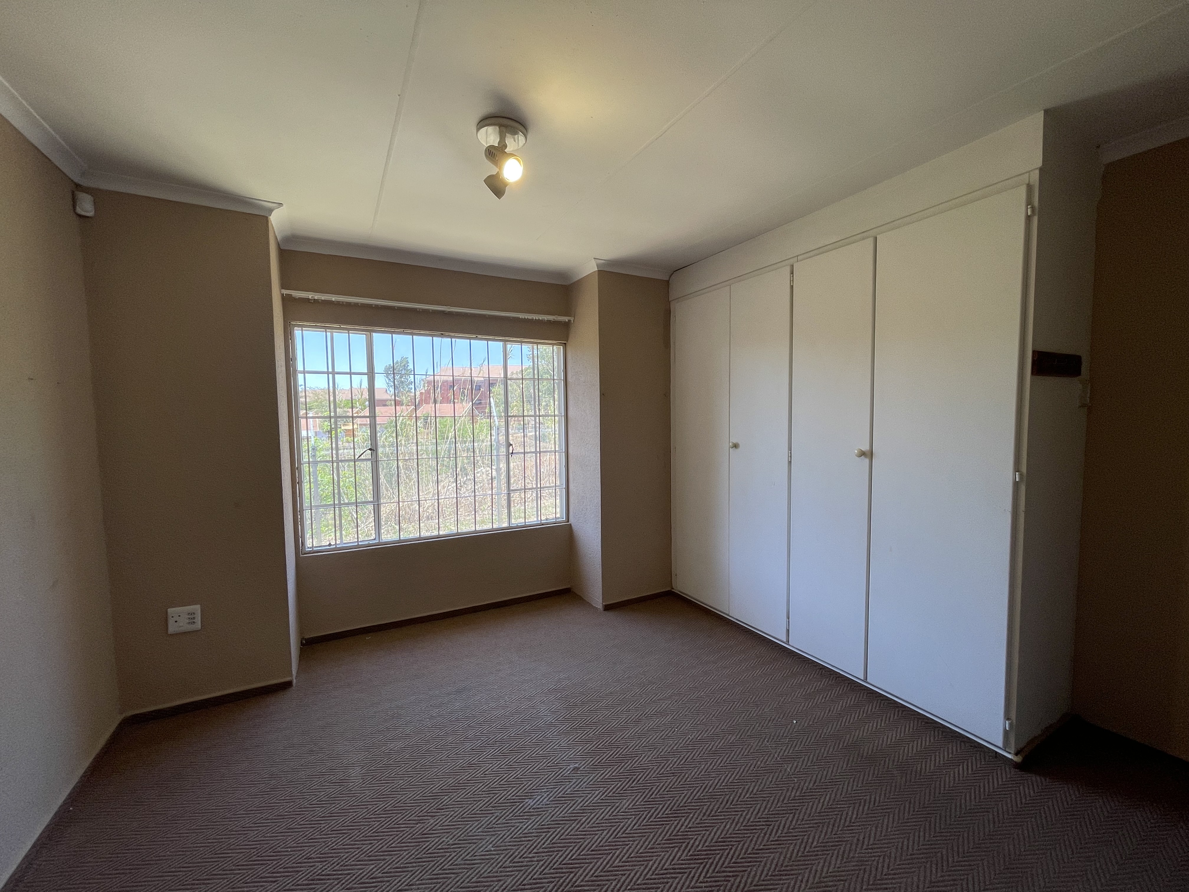 2 Bedroom Property for Sale in Honeydew Manor Gauteng